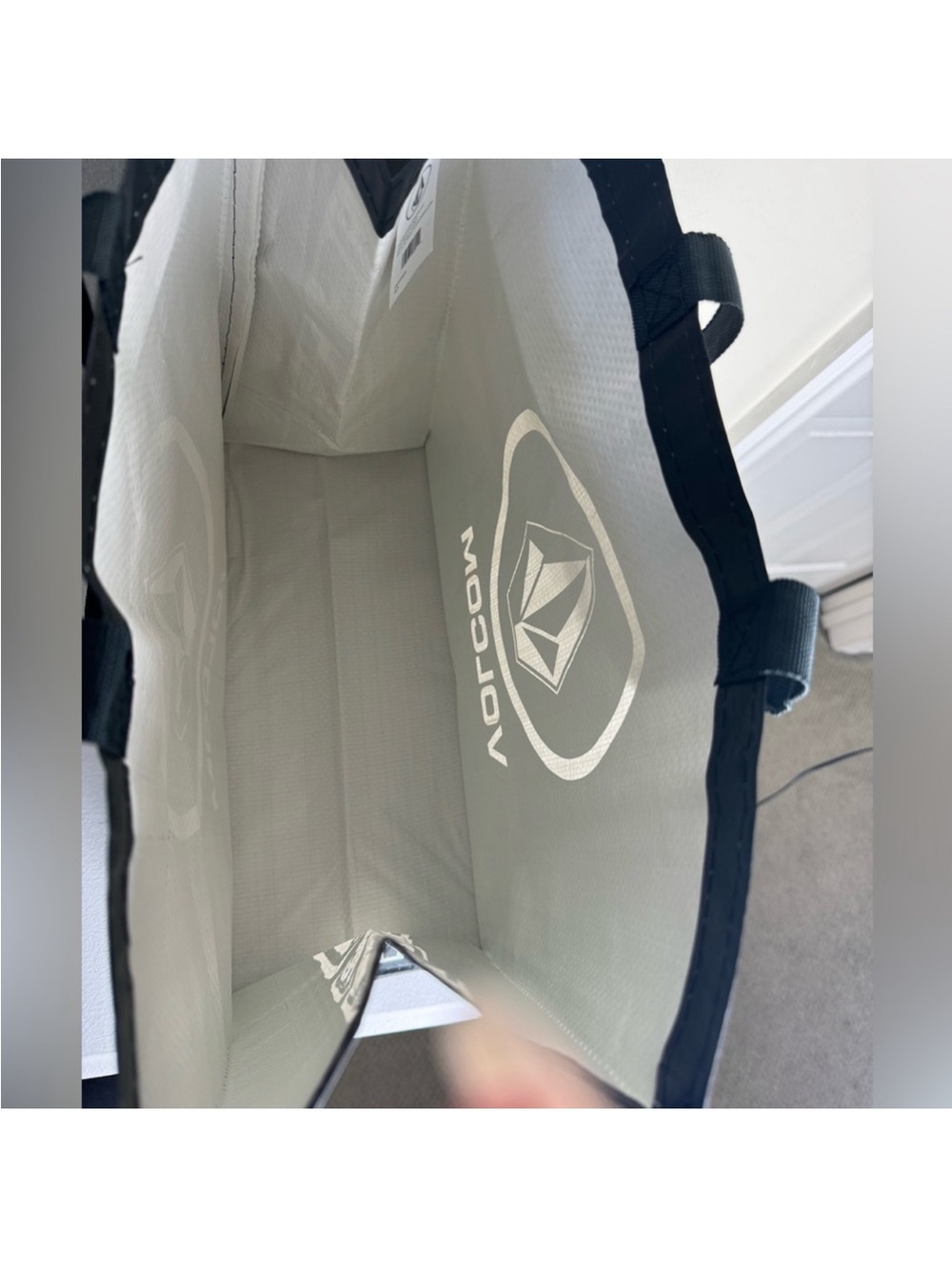 NEW Volcom Logo Black & White Reusable Shopping Tote Gift Bag Minimalist Beach - Picture 6 of 7